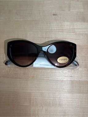 Fossil Women's Tortoiseshell Cat-Eye Sunglasses - Brown Gradient Lenses